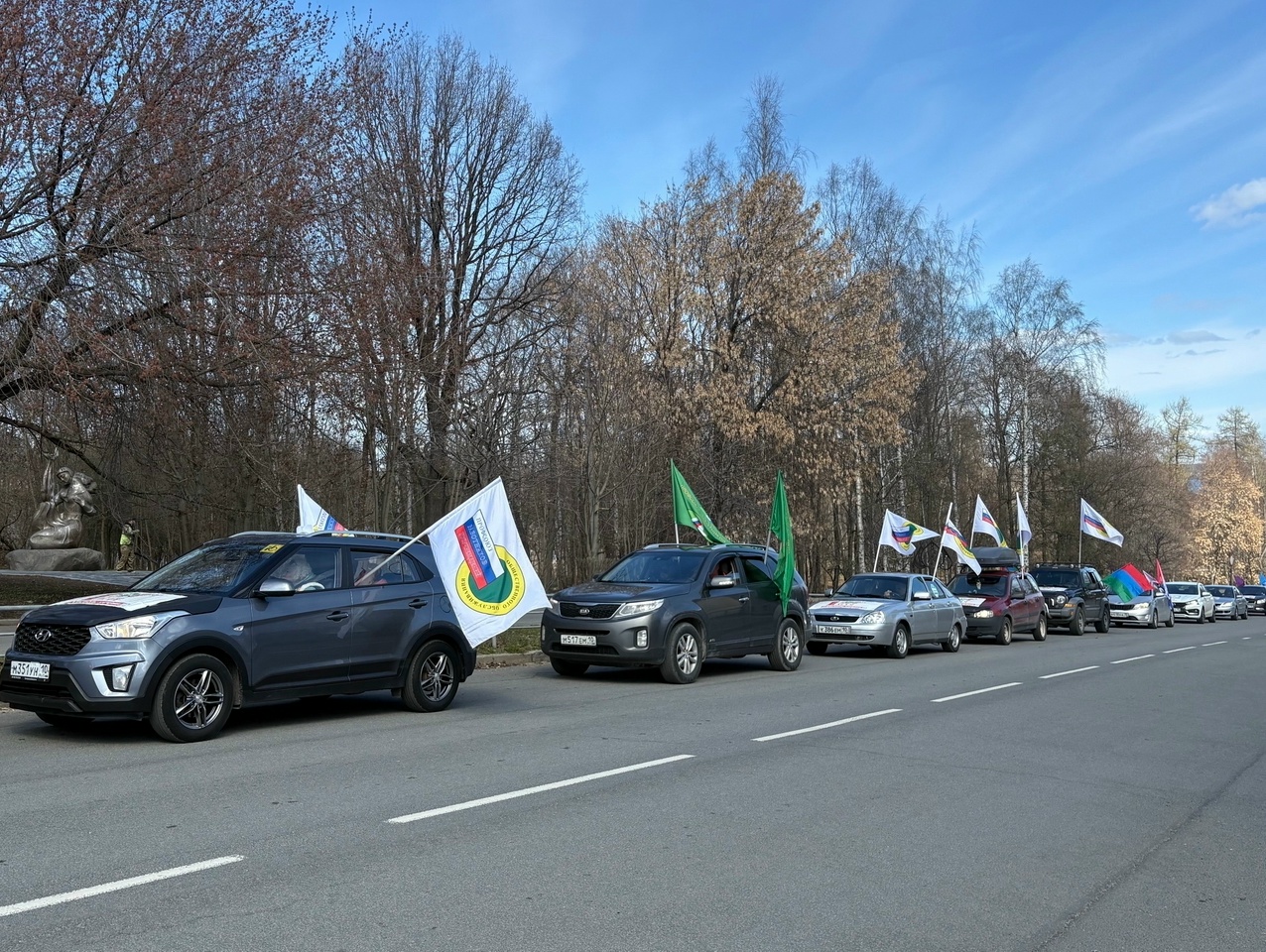 В Петрозаводске прошел профсоюзный автопробег к 1 мая