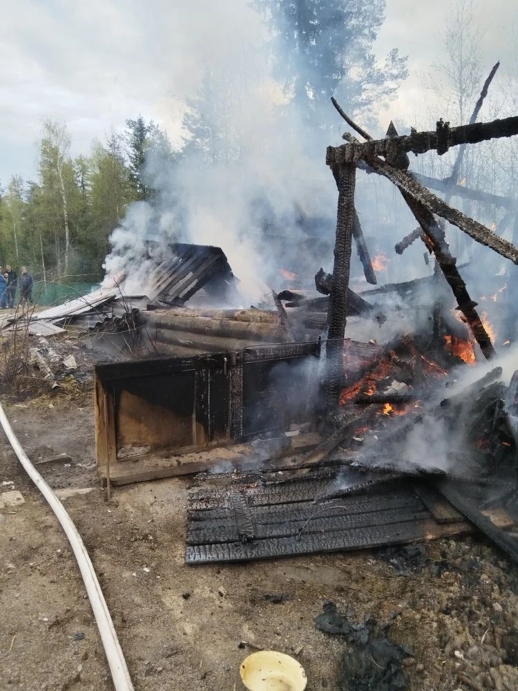 Баня, гараж и сарай сгорели в одном из поселков Суоярвского округа