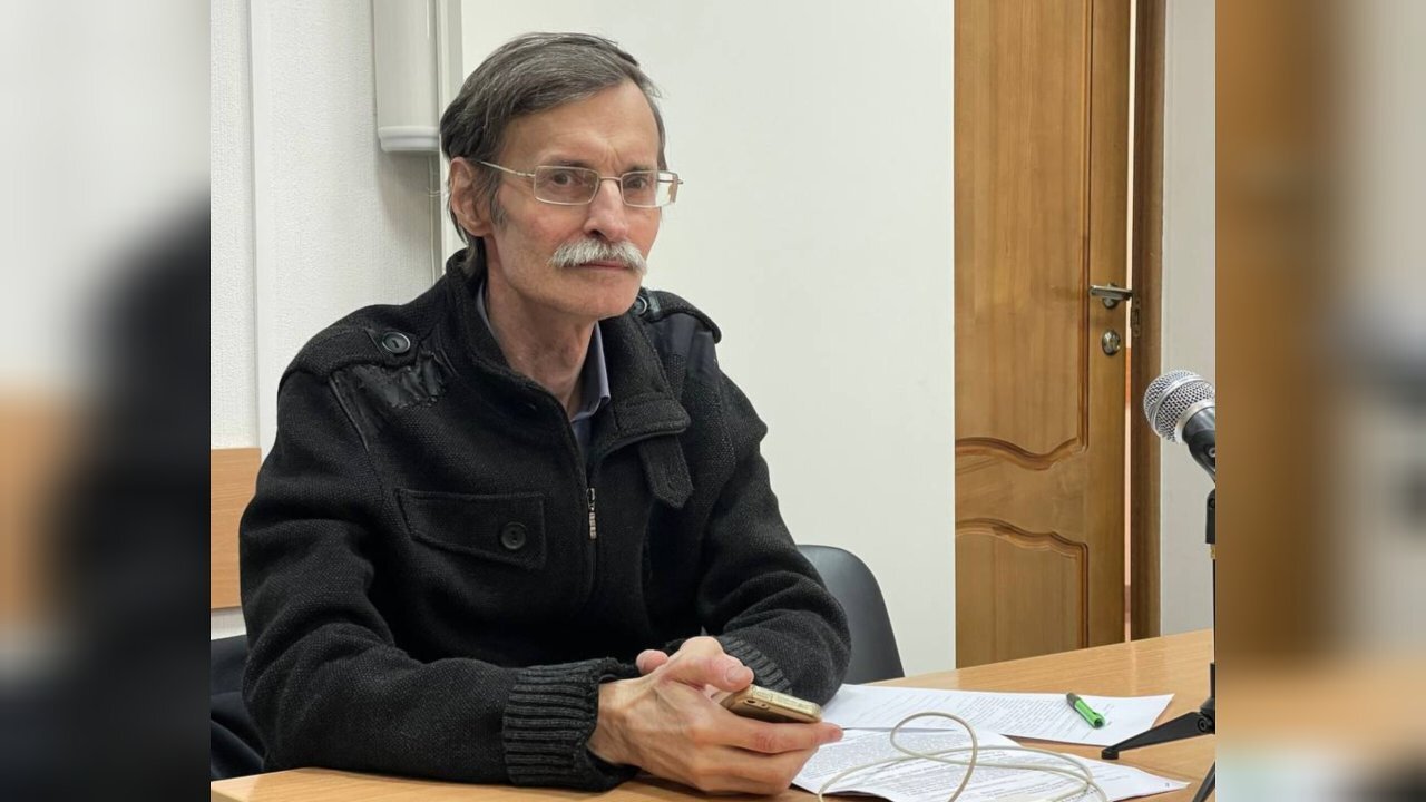 Депутата Петросовета Дмитрия Рыбакова оштрафовали за демонстрацию экстремистской символики