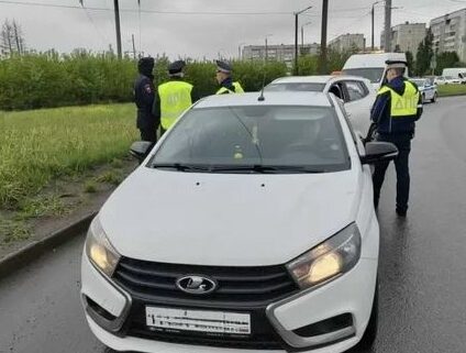 Таксисты в Петрозаводске ездили без разрешения и «шашечек»