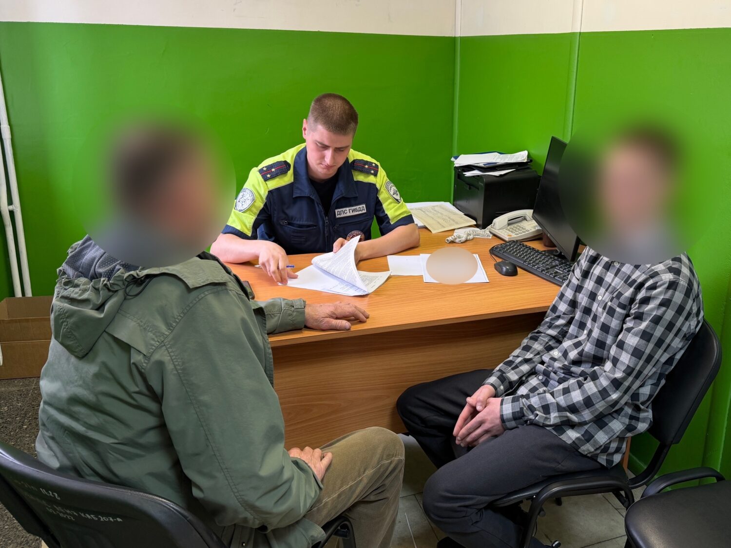 Сотрудники ГАИ Петрозаводска поймали молодого лихача на питбайке