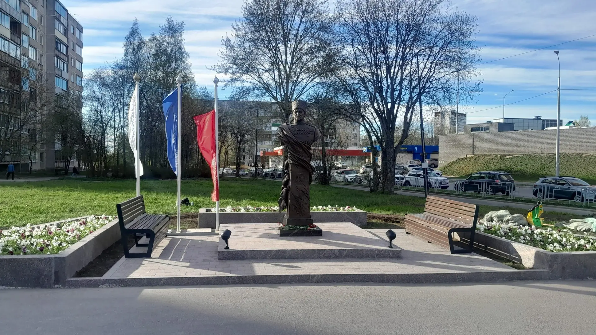 Сквер у героя: в Петрозаводске благоустроят памятник Фролову