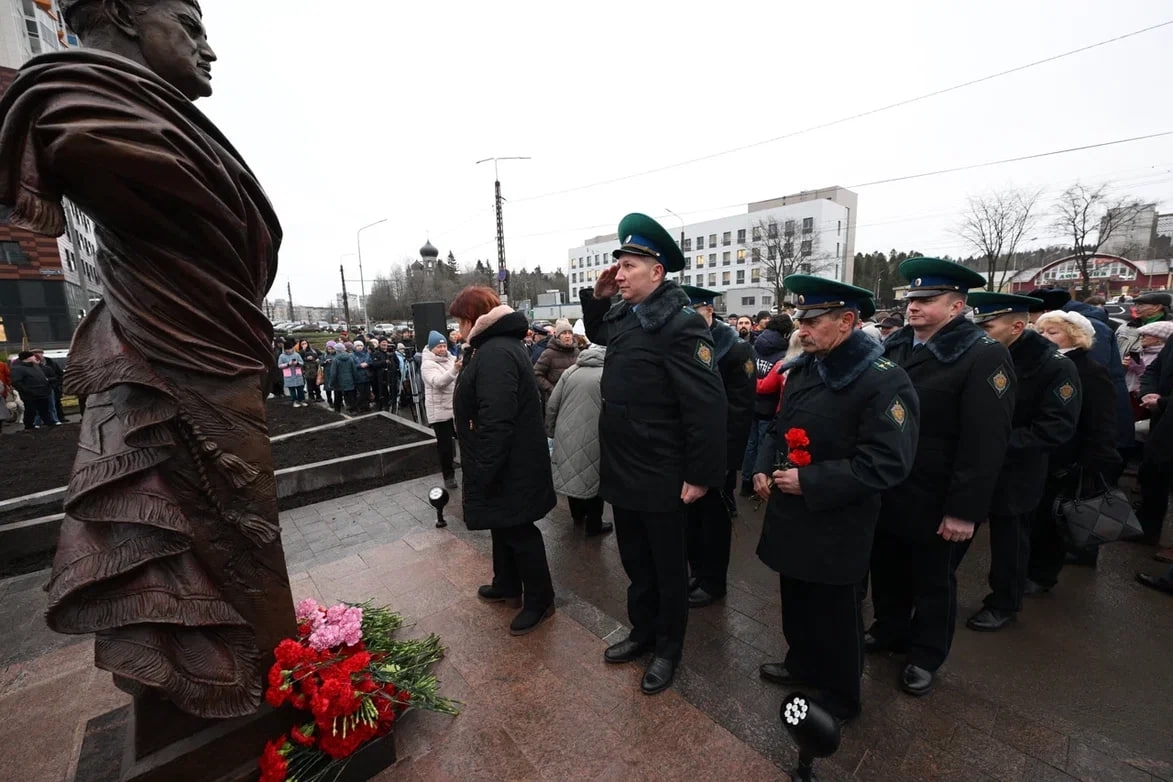 Сквер у героя: в Петрозаводске благоустроят памятник Фролову