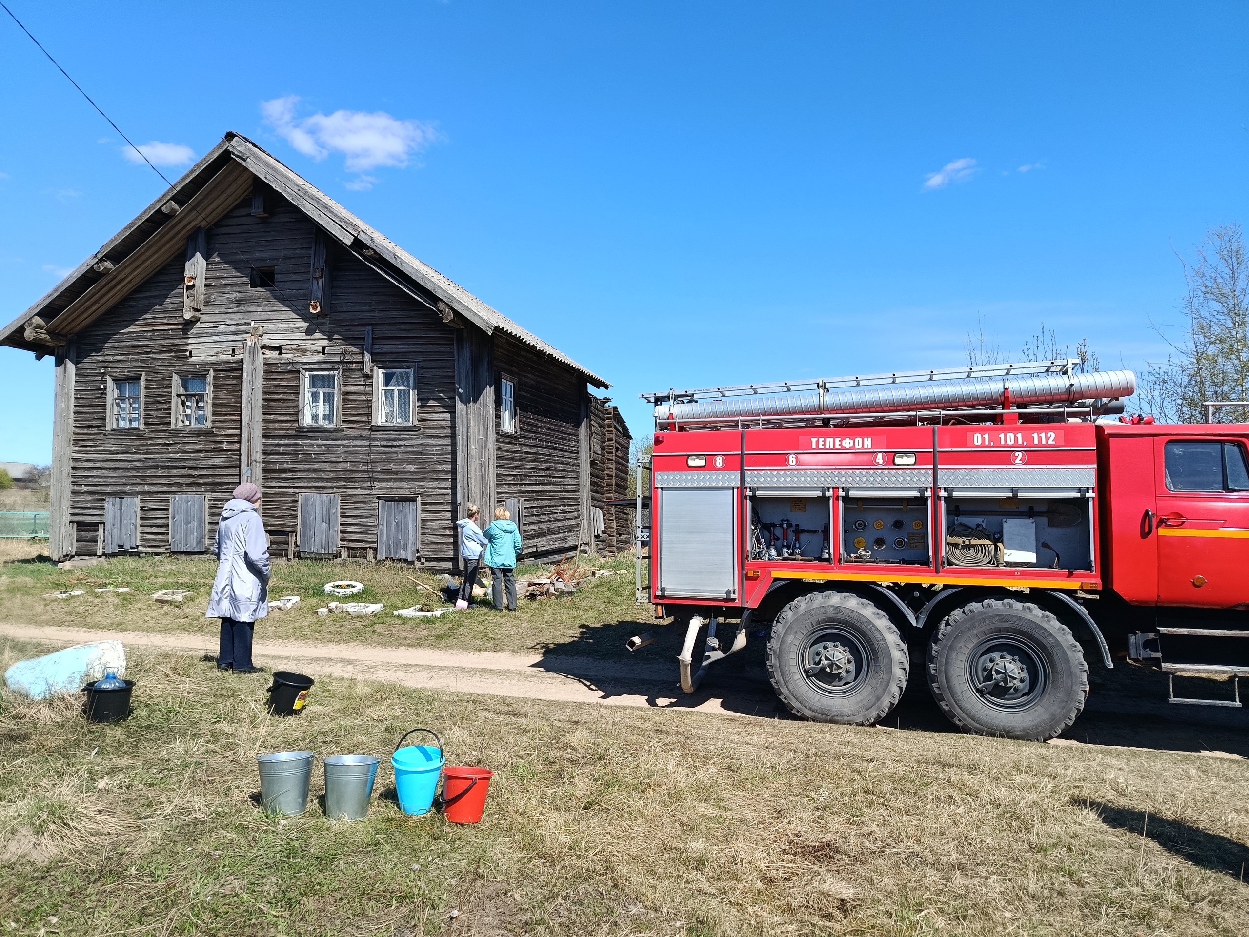 Жители карельской деревни своими силами отстояли дом во время пожара