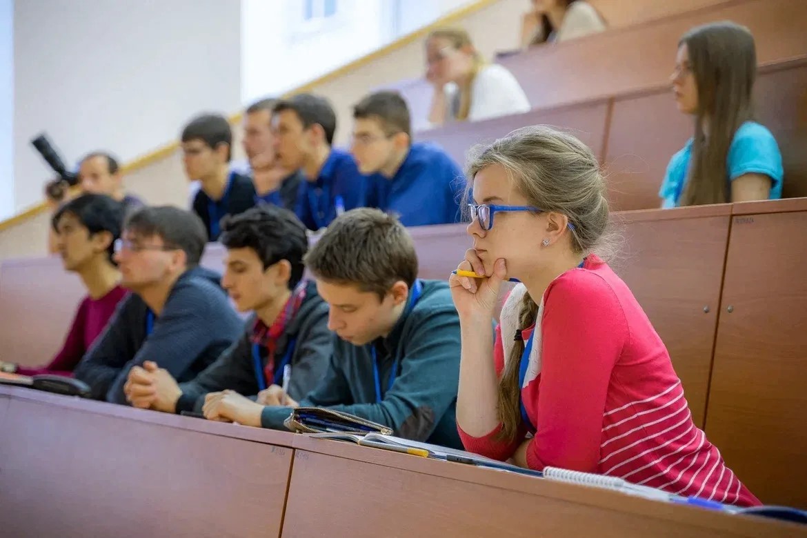 Абитуриенты могут подать документы в учебные заведения Карелии