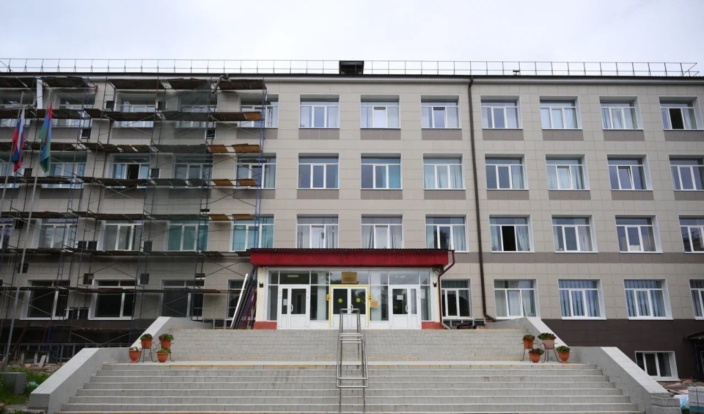 Глава Карелии проверил ход капремонта в Петрозаводском автотранспортном техникуме