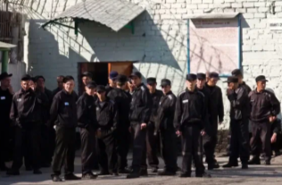 Петрозаводчанина отправят в колонию за покупку наркотиков для личного употребления