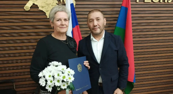 Почетные награды за многолетний труд вручили медикам в Карелии