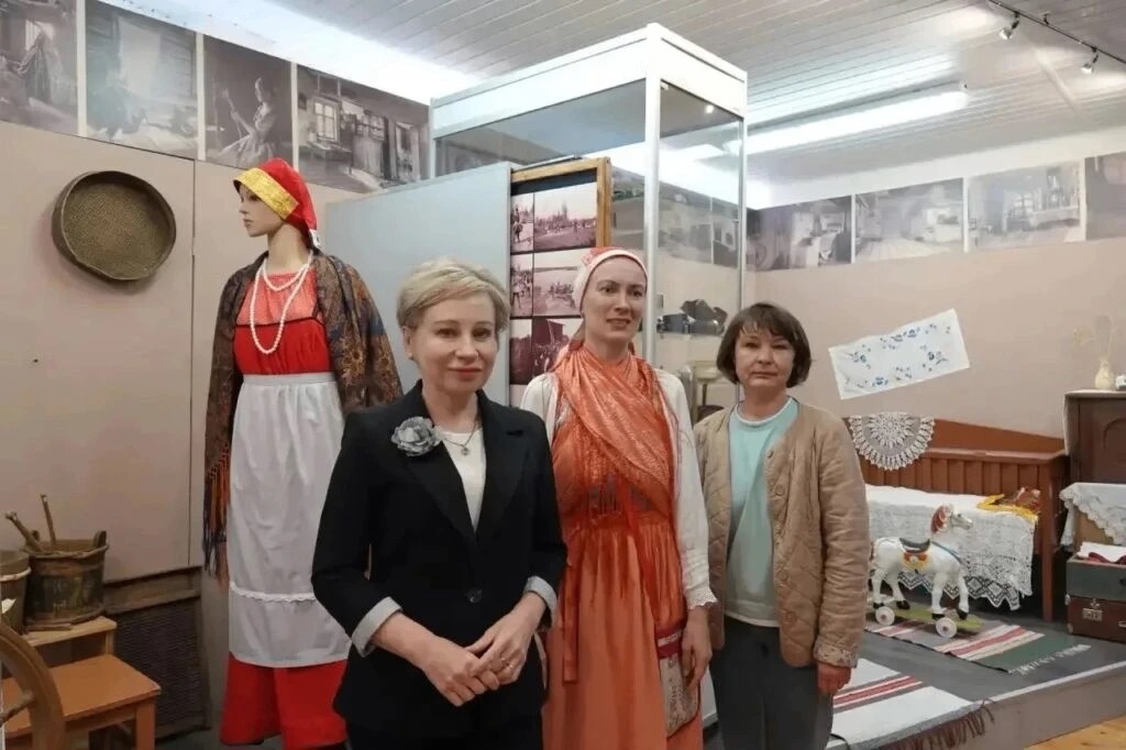 Хранительница истории Вокнаволока стала доверенным лицом куратора Костомукши Ларисы Подсадник
