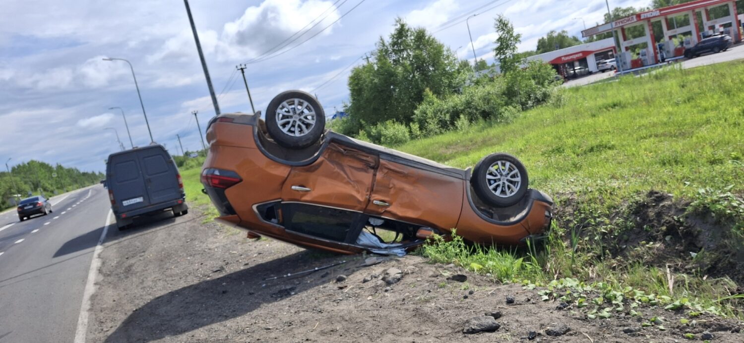 Серьезная авария в Янишполе: столкнулись три авто, один перевернулся