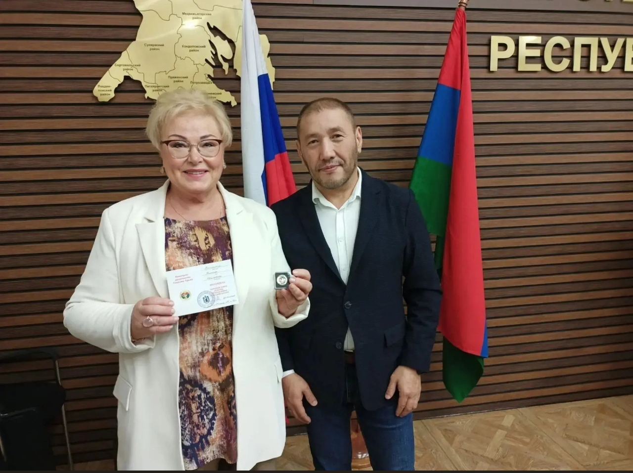 Почетные награды за многолетний труд вручили медикам в Карелии