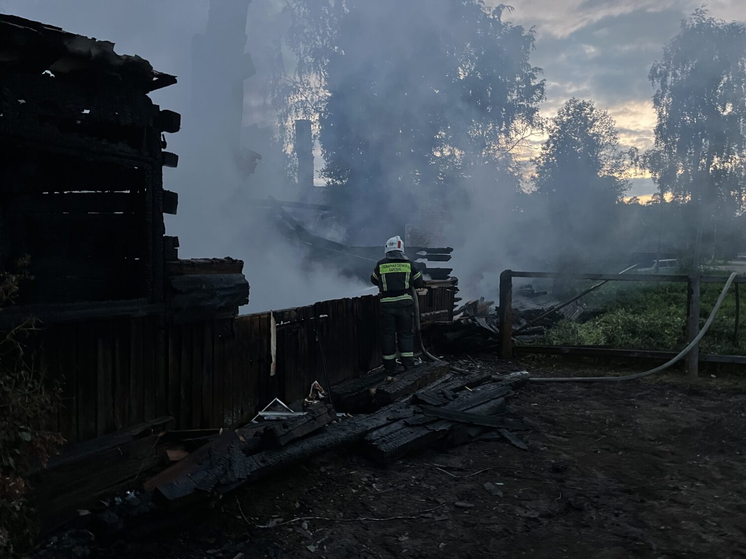 Страшный пожар на востоке Карелии унес жизнь человека