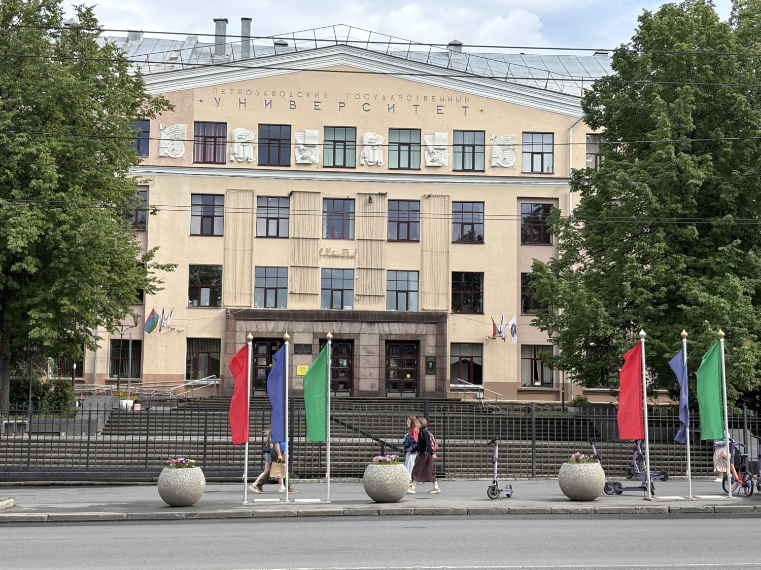 В ПетрГУ начал работу кол-центр для абитуриентов