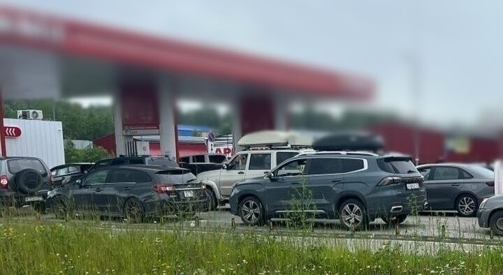 Когда вы уже назаправляетесь: жителей Карелии призвали не создавать ажиотаж на АЗС