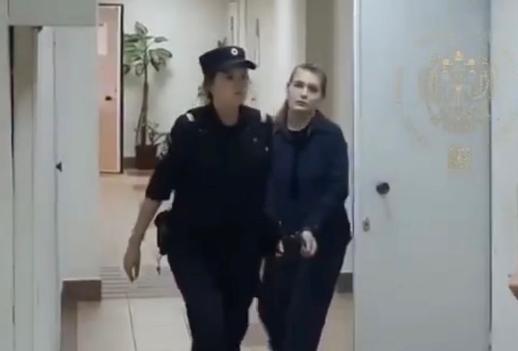 В Карелии для матери, избившей 2-месячную дочь, запросили в суде 10 лет колонии