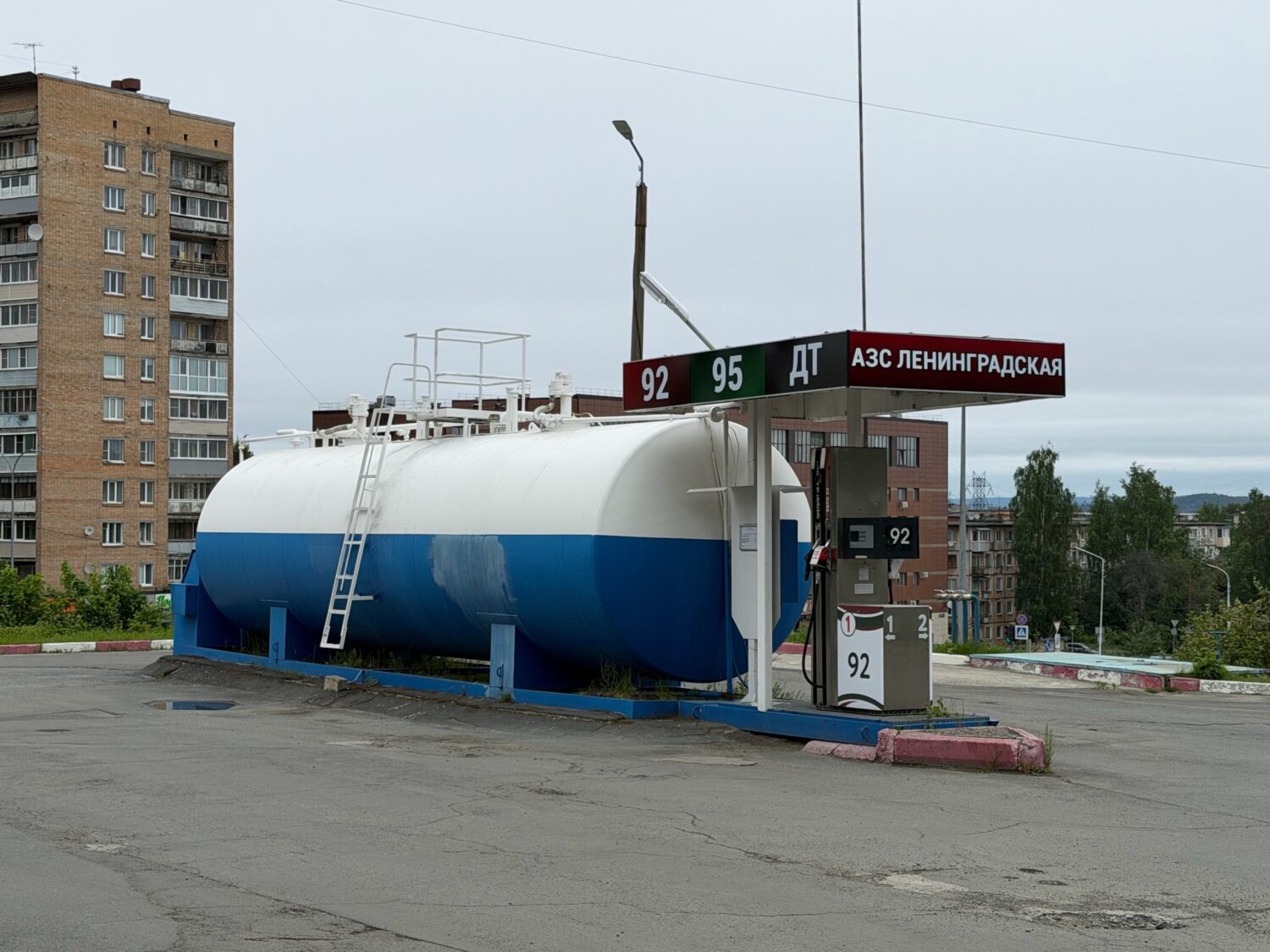 Бензина нет, но лишь местами: проблемы с нехваткой топлива на АЗС докатились до Карелии