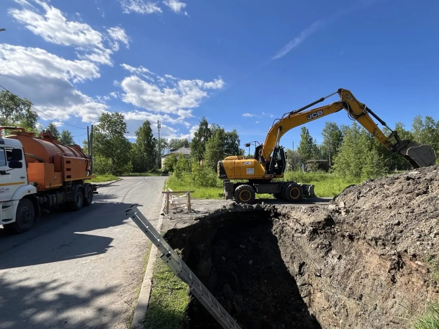 «ПКС - Водоканал» завершают замену участка сети на Птицефабрике