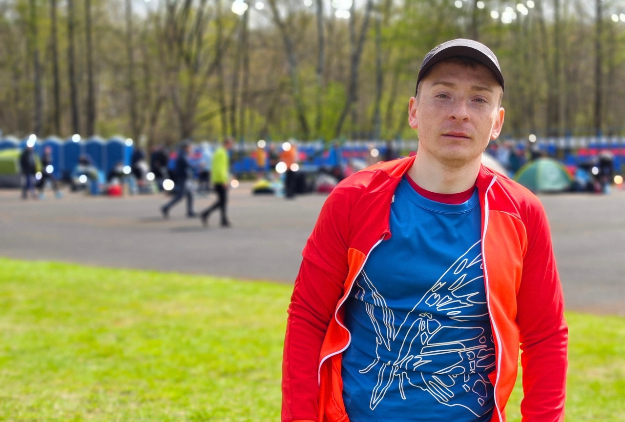 Бежит уже 54 часа: спортсмен из Карелии борется за призовой фонд забега на выживание «Биотропика»