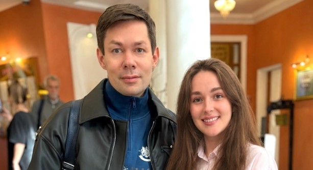 Певец Стас Пьеха остановился в петрозаводской гостинице и сделал фото с поклонниками