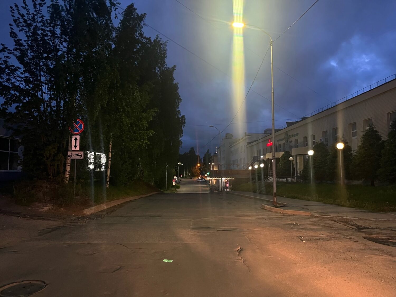 Жителям Петрозаводска напомнили о запрете остановки в центре города