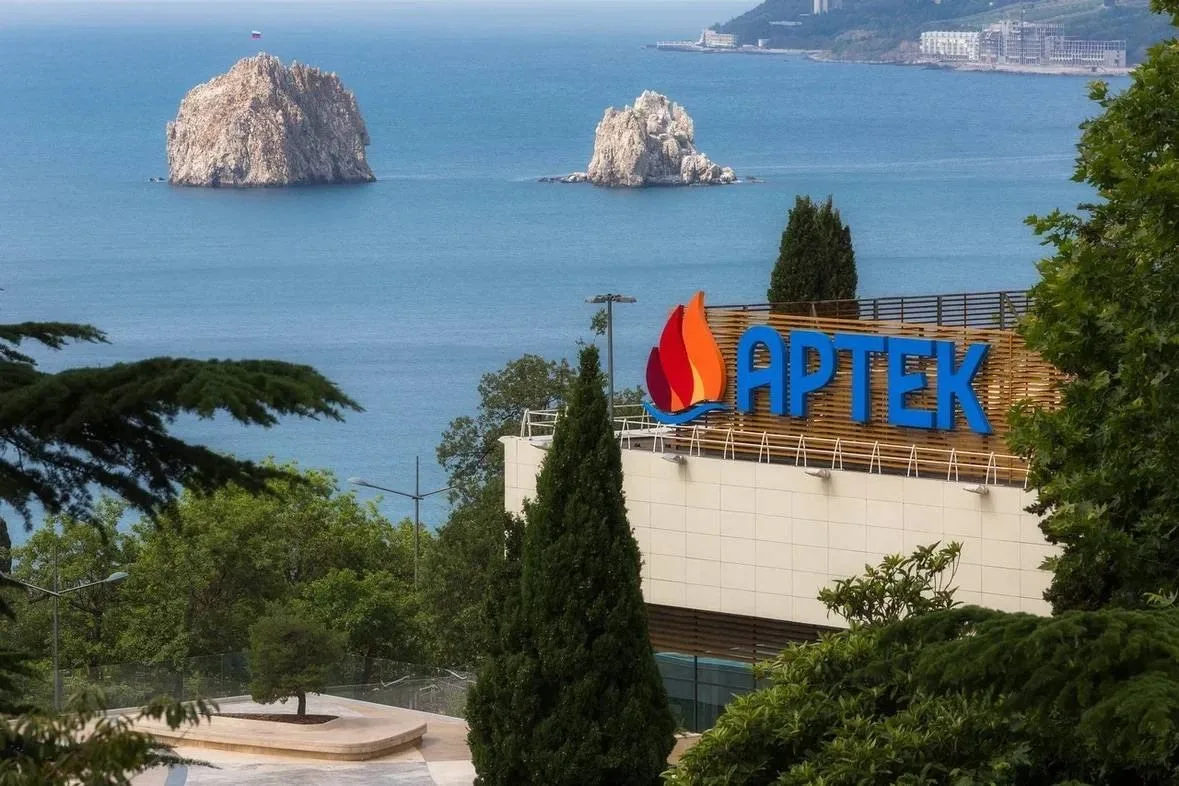 Легендарный лагерь «Артек» в Крыму приостанавливает смены