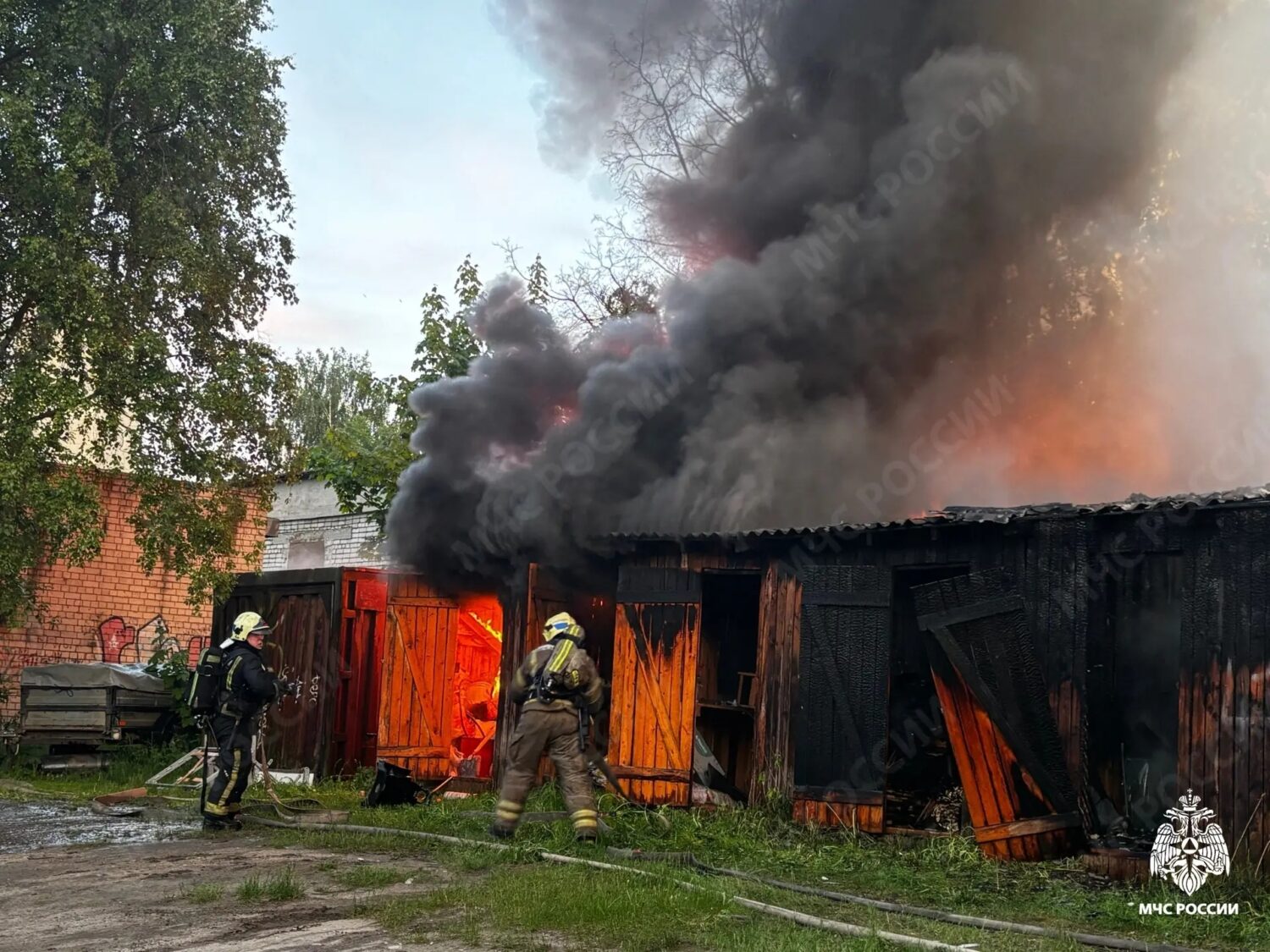 Пожар в расширенном центре Петрозаводска повредил автомобиль