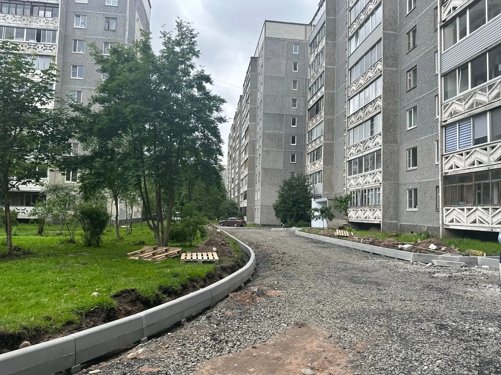 В Петрозаводске продолжается благоустройство дворов по нацпроекту