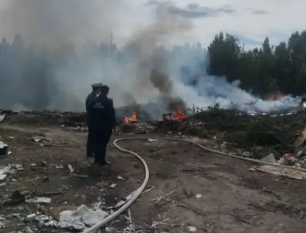 Мусорная свалка полыхала в лесу на севере Карелии