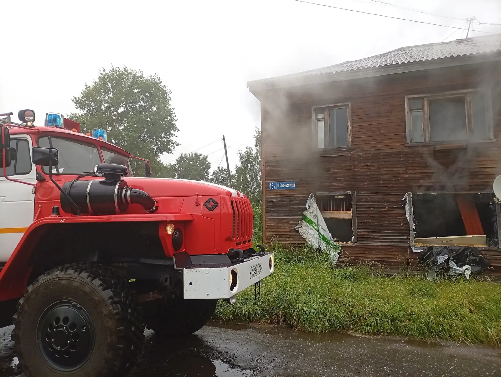 Расселенный дом полыхал в Беломорске