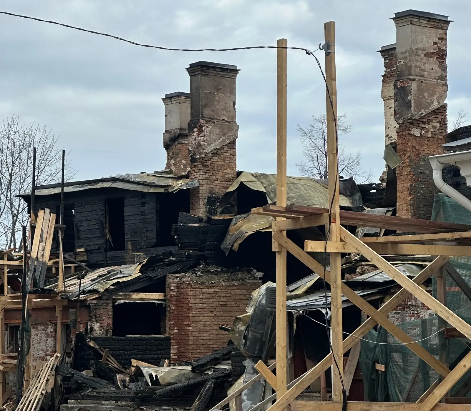 Подрядчик отказывается законсервировать пострадавший от пожара Дом горного начальника в Петрозаводске