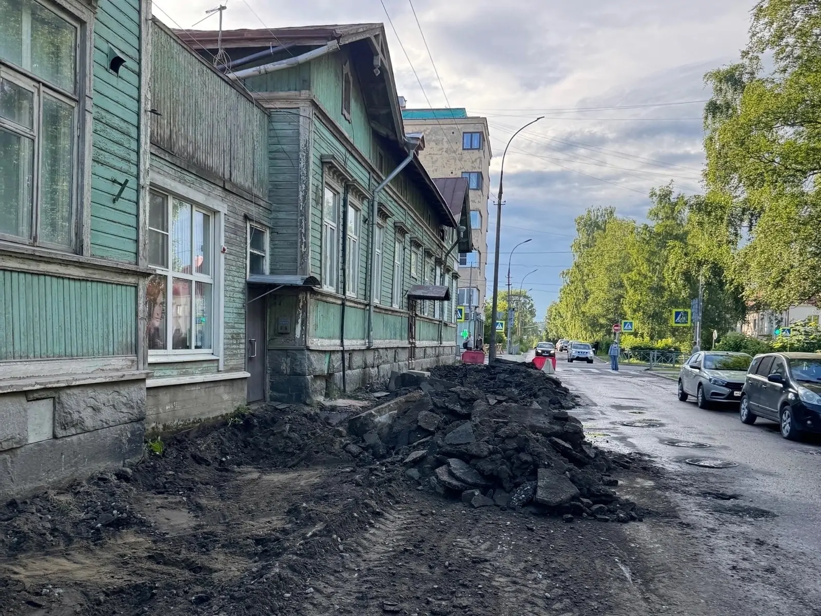 В карельском городе начался ремонт тротуаров: обновят сразу несколько улиц