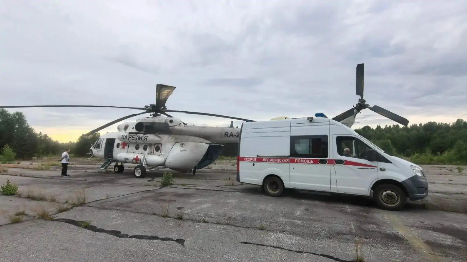 Жителя Карелии с тяжелой травмой головы экстренно доставили в Петрозаводск после ЧП на воде