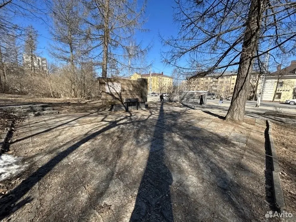 Поставят ларьки: землю в Петрозаводске, где стоит памятник первой маевке, выставили на аукцион