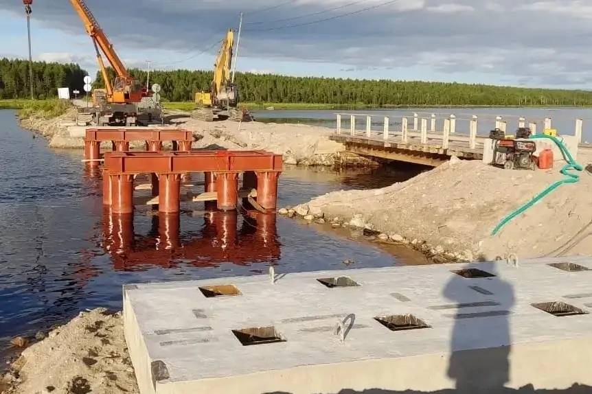В карельском поселке строят мост, от которого зависит связь с «большой землей»