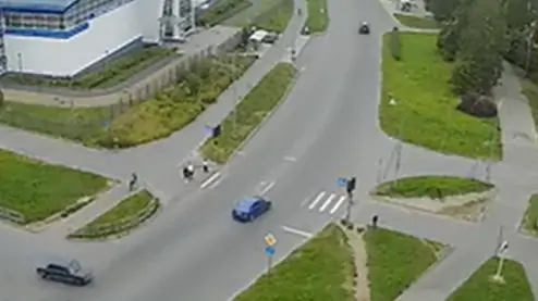 «На дыбах» у детской площадки: жители Ключевой в Петрозаводске просят остановить питбайкеров