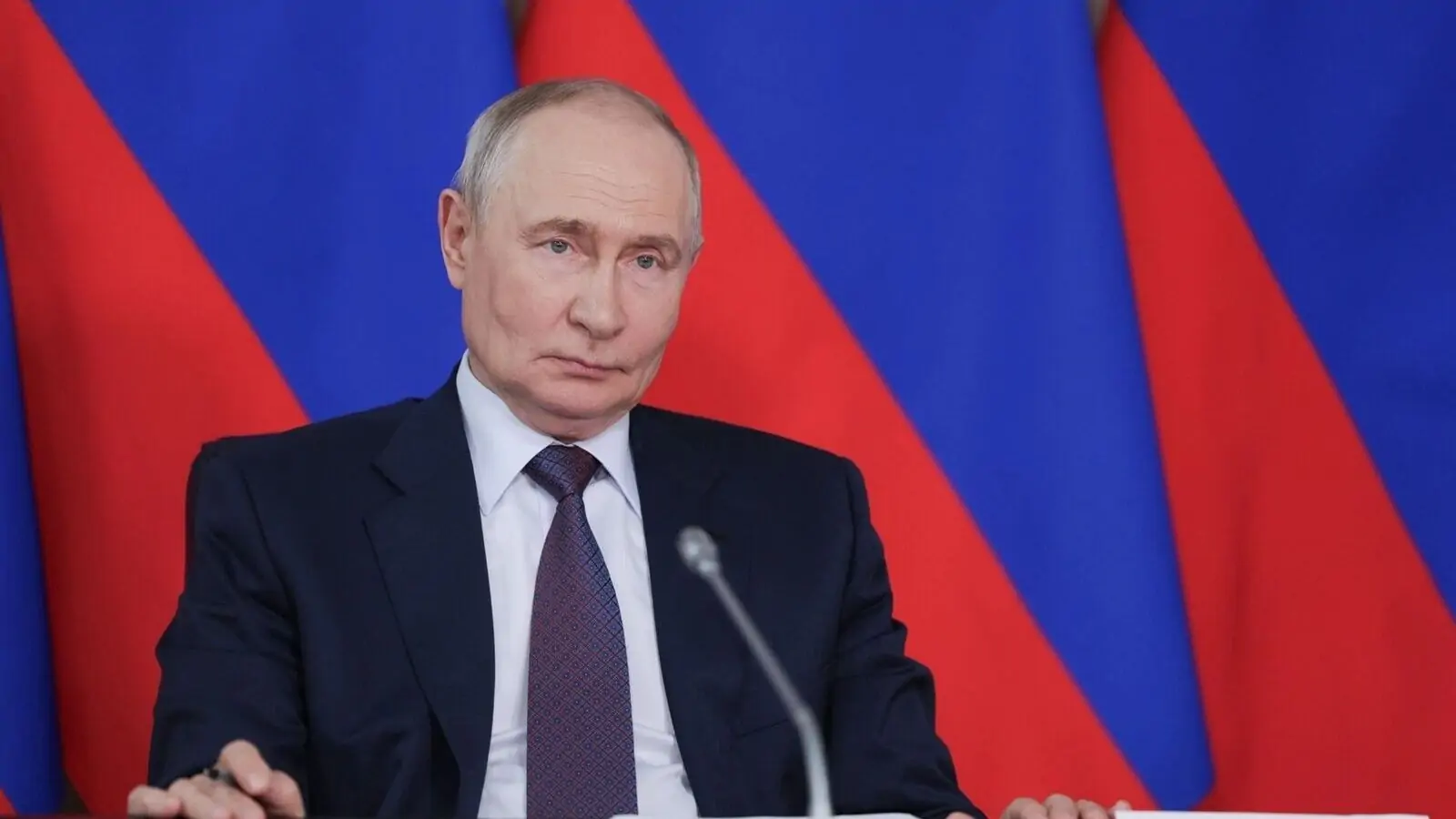 Путин пообещал регионам 100 млрд руб и перенос сроков погашения кредитов