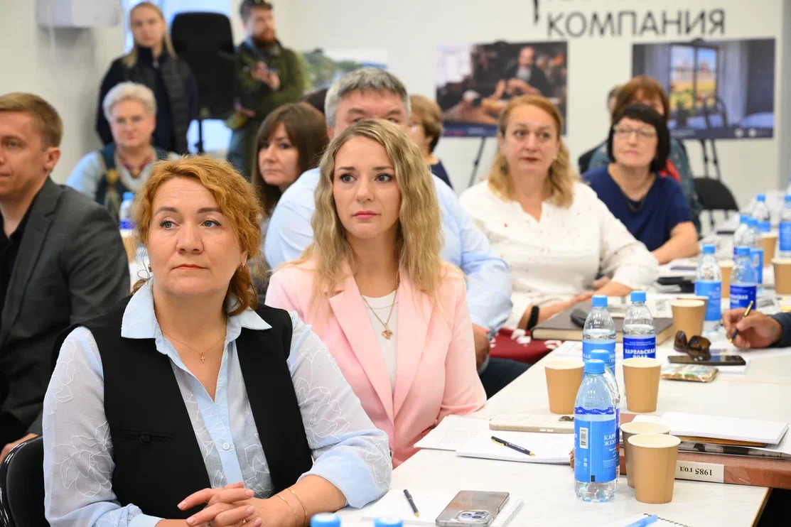 Глава Карелии открыл первый Республиканский форум муниципальных СМИ