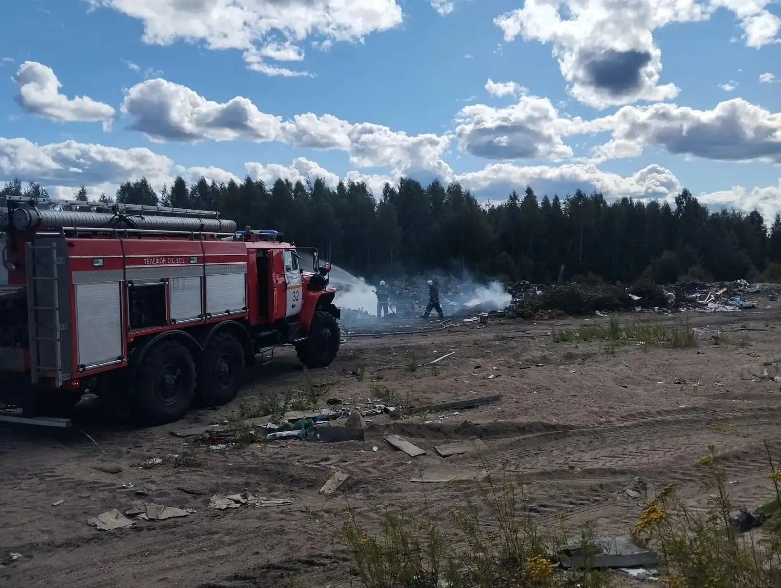 Стихийная свалка вспыхнула в райцентре Карелии