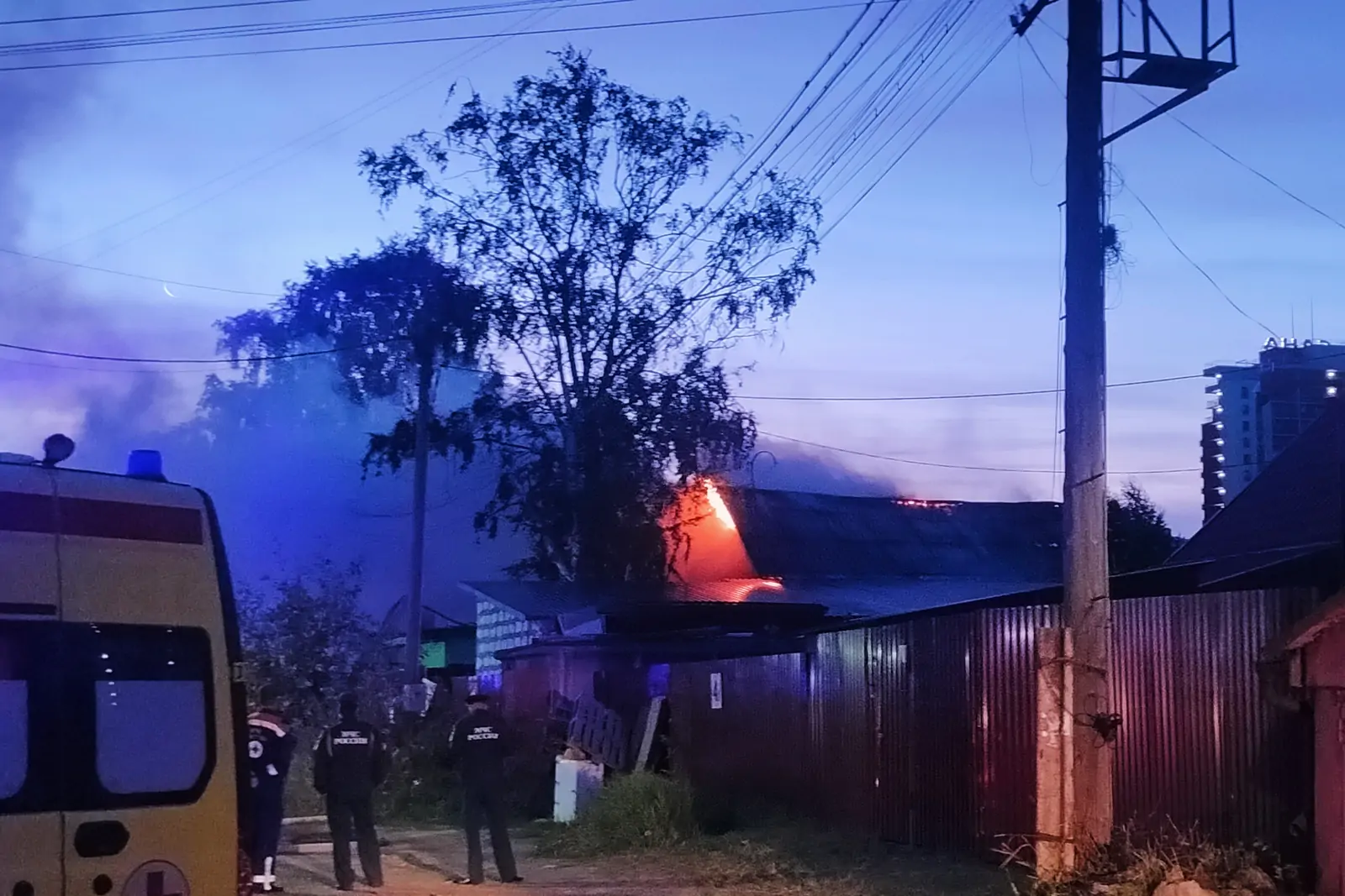 Жилой дом вспыхнул в населенном районе Петрозаводска