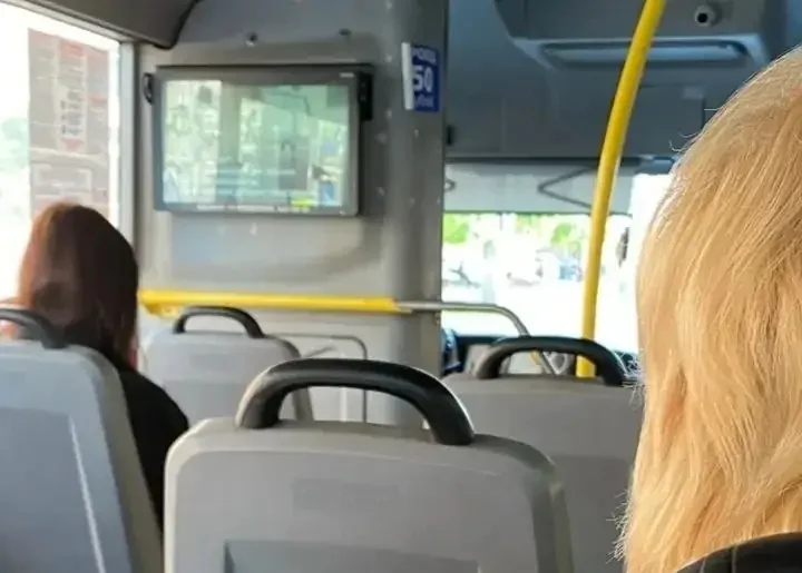 Неизвестные обстреляли автобус на выезде из Петрозаводска