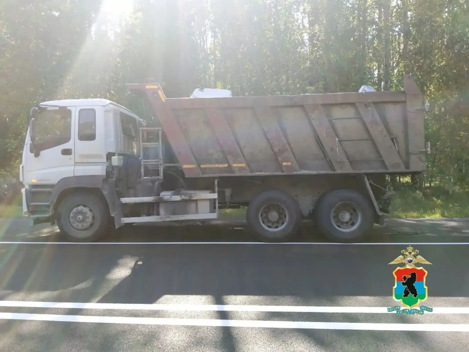 Отлетевший от самосвала осколок спровоцировал массовую аварию в Карелии