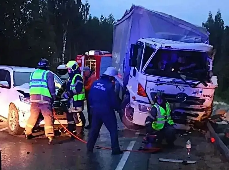 Стало известно число пострадавших в массовой аварии на трассе в Карелии