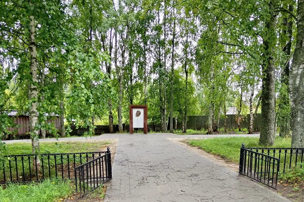 В карельском Повенце завершили благоустройство сквера по нацпроекту