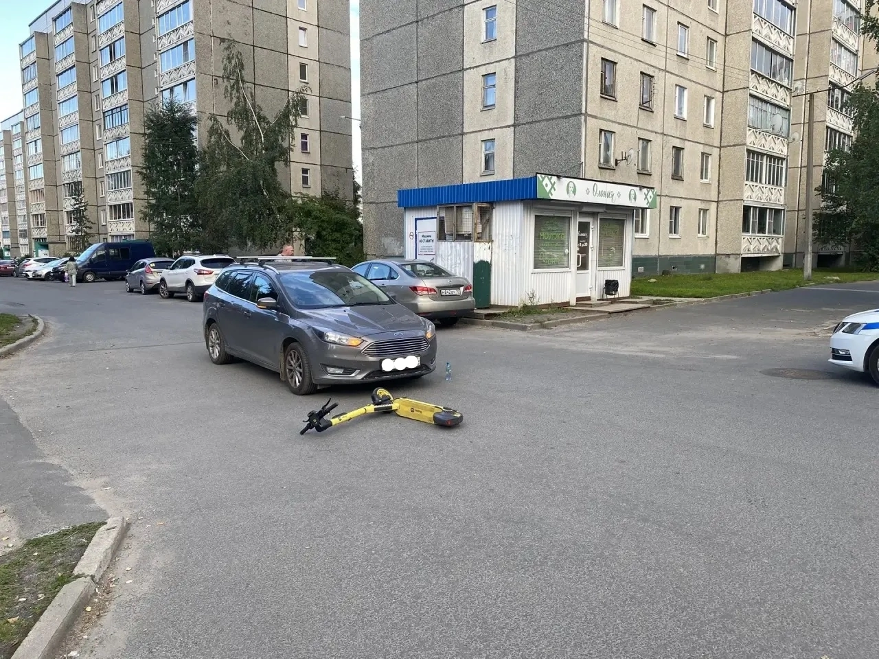 Молодой водитель электросамоката пострадал в аварии в Петрозаводске