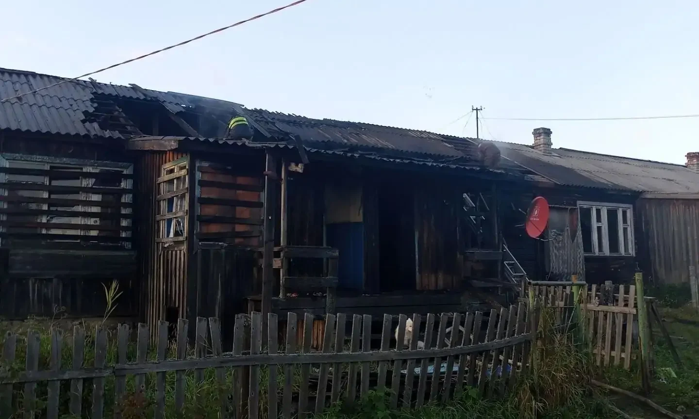 Пожарные спасли две квартиры от огня на севере Карелии