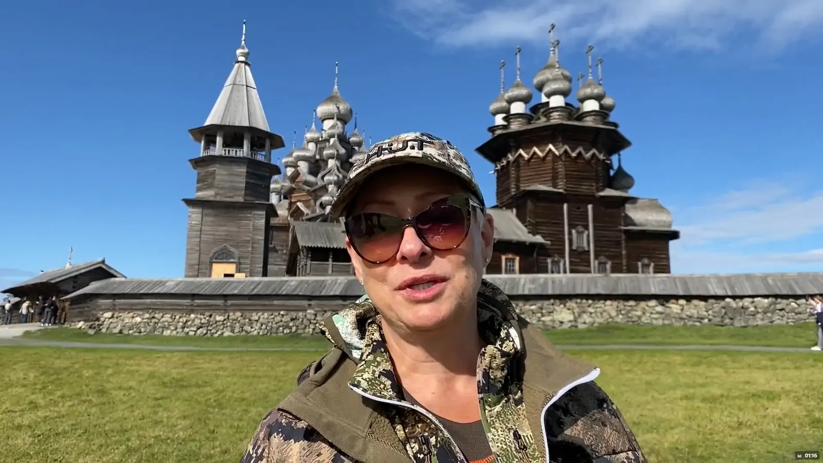 Известная актриса Мария Аронова впервые побывала на Кижи и исполнила давнюю мечту