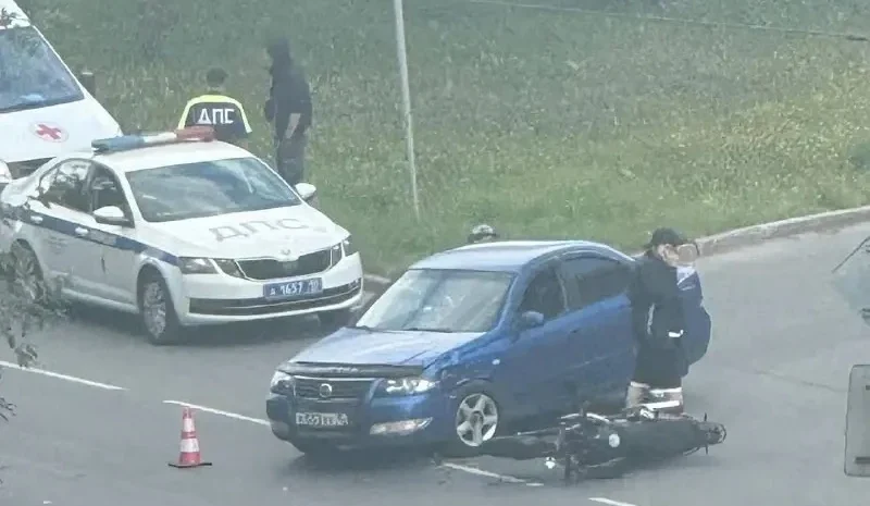 Мотоциклист попал под колеса автомобиля в Петрозаводске