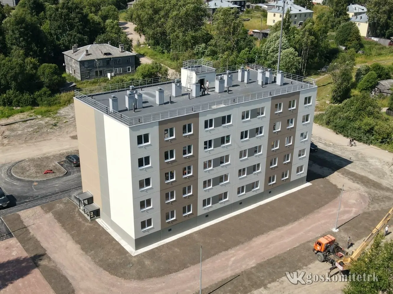 Дом для переселенцев из аварийного жилья достраивают в городе Карелии