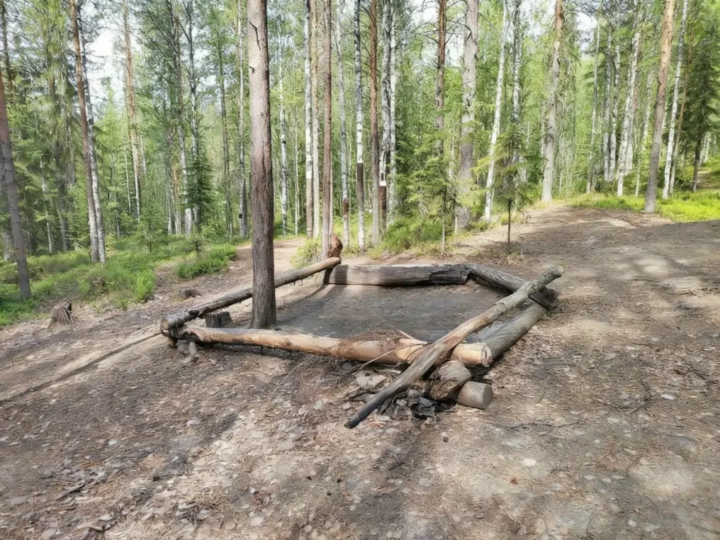 Туристам разрешили ночевать у подножия Воттоваары