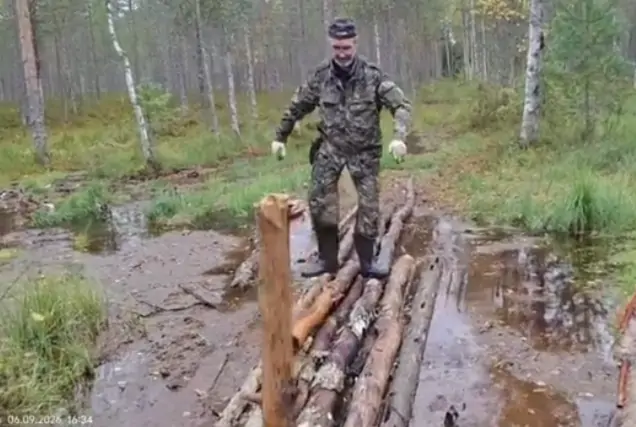 Священник с сыном и другом проложили дорогу к утраченной часовне у озера Половинное